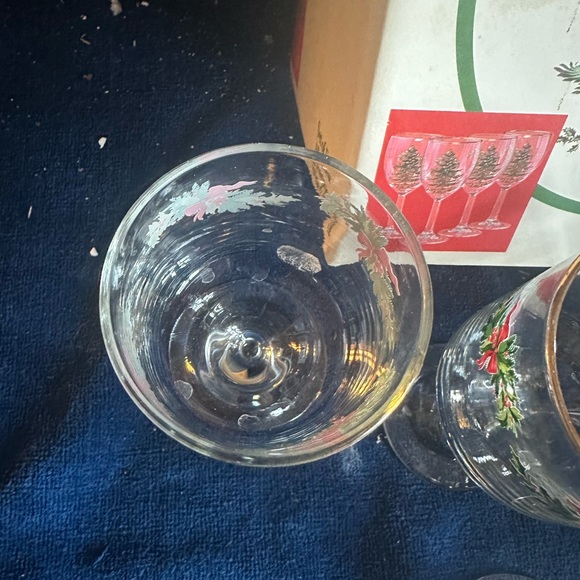 Set of Four Spode Christmas Tree All Purpose Wine Glasses Square Shape Stem Base - Picture 4 of 9